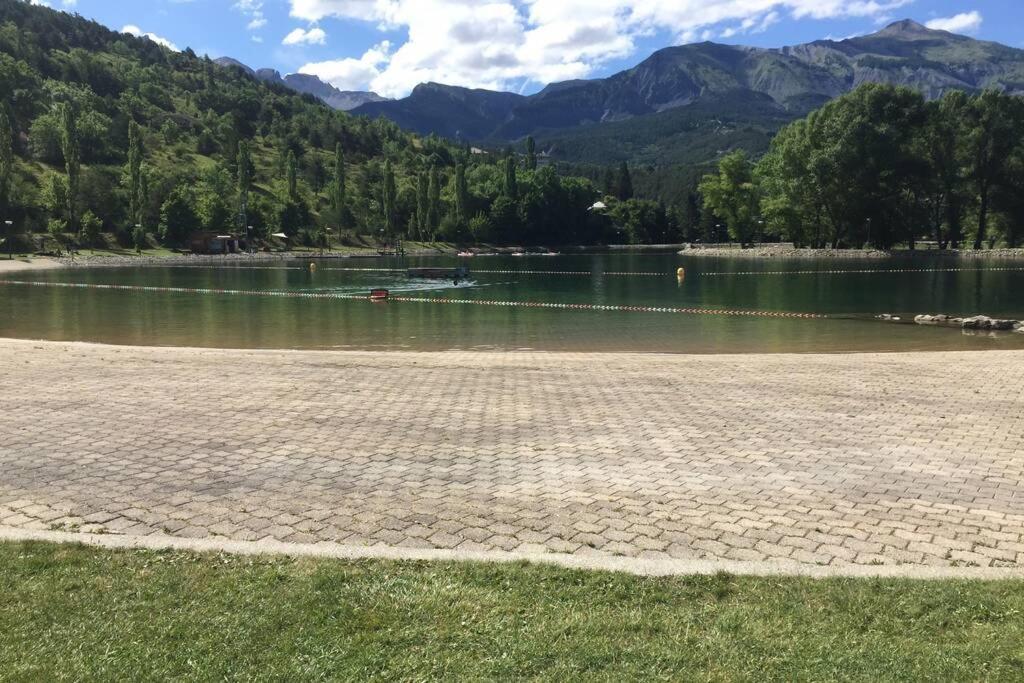 Maison Neuve Proche De Barcelonnette Jausiers Exterior foto
